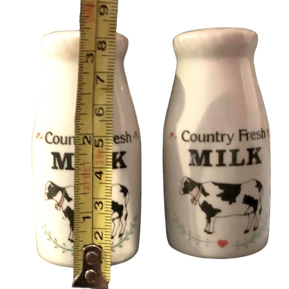 Vintage Milk Bottle Salt & Pepper Shaker Set - Picture 5 of 5